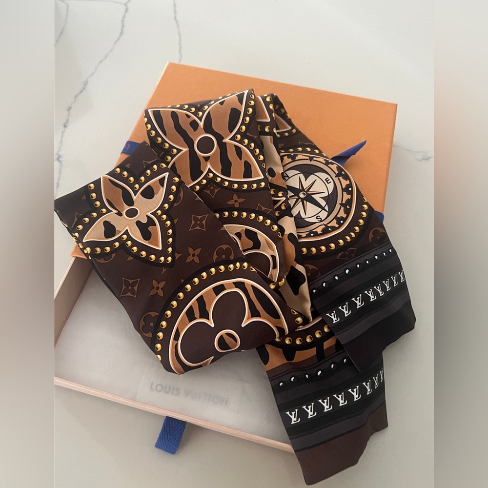 LOUIS VUITTON Silk Monogram LV World Bandeau